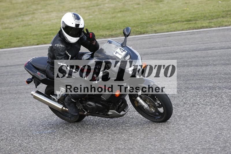 /Archiv-2025/09 22.04.2025 Cornu Master School ADR/gruen-vert/14